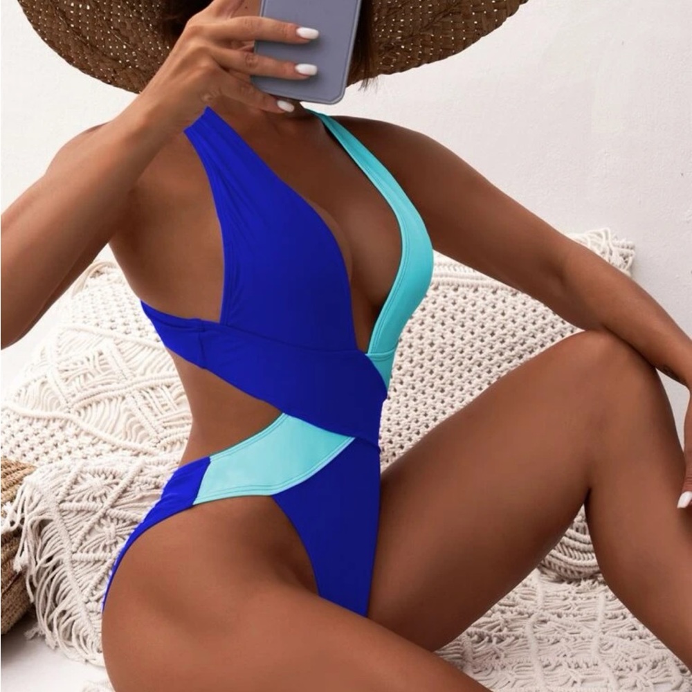 Color Block Criss Cross Ruched One Piece Swimsuit